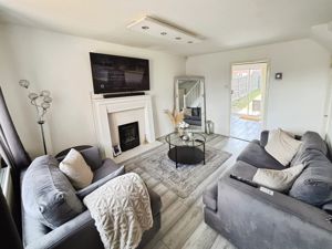 Lounge- click for photo gallery
